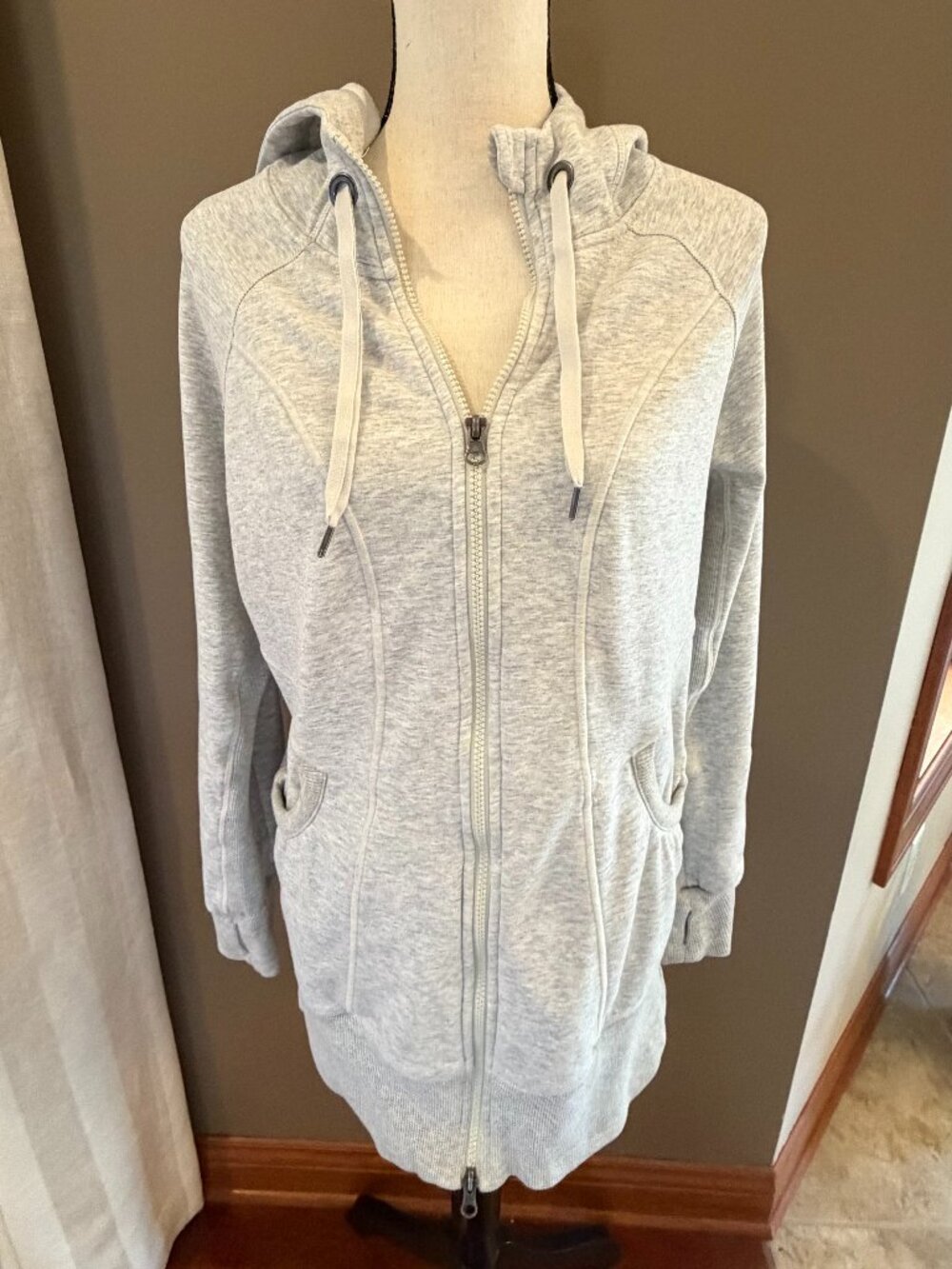 Women's Athleisure Sweat Jacket Comfy Weekend Wear Hooded Zip Up, Size Medium
